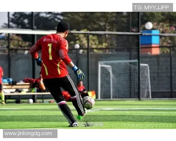 足球单招球星崛起路径揭秘 从校园到职业赛场的完美转型之路